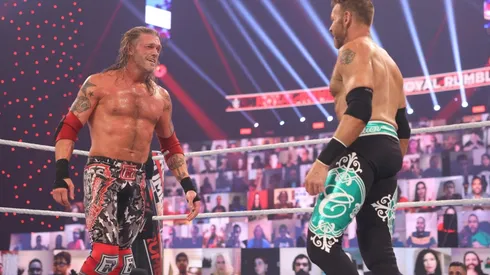 Edge y Christian, juntos de nuevo como luchadores activos en un ring de WWE.