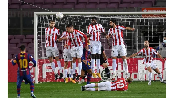 Lionel Messi la mandó a guardar con impecable tiro libre.