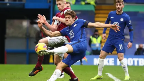 Marcos Alonso marcó el gol definitivo de Chelsea sobre Burnley.