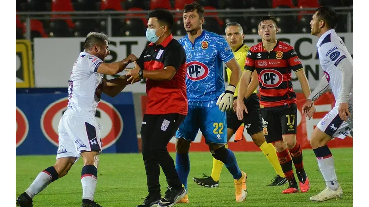 Peric se peleó con Fuenzalida en el final del partido