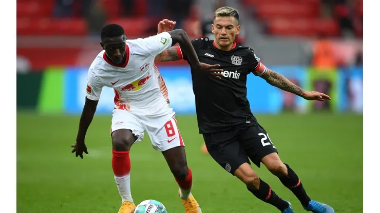 Charles Aránguiz liderará a su equipo frente al RB Leipzig en un verdadero partidazo en el fútbol alemán.