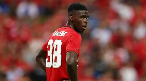 Tuanzebe fue víctima de ataques racistas tras la derrota del Man Utd