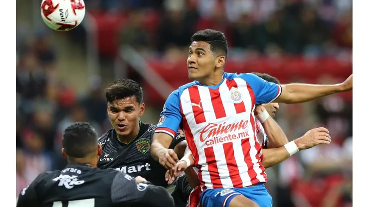 El chileno Pavez buscará ganarse la titularidad en México. Ya debutó frente a Tijuana desde la banca.