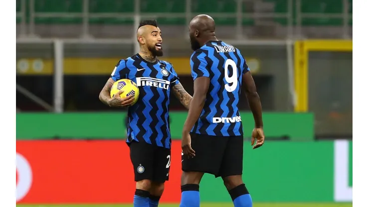 Vidal comenzaría desde la banca según informan medios italianos.