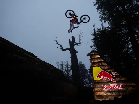 Pedro Burns la rompe con carrera en pleno eclipse solar