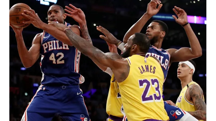Hoy saltan a la cancha LeBron James y Anthony Davies frente a los 76ers con miras de defender su título.