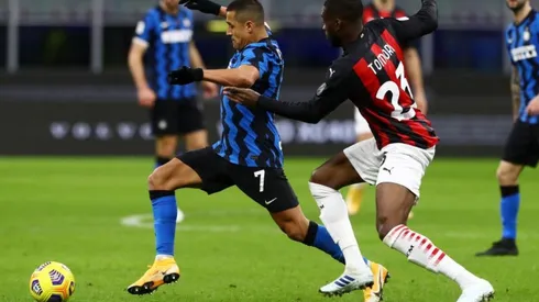 Alexis jugó un partidazo ante el AC Milan