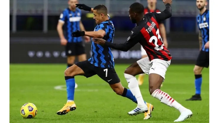 Alexis jugó un partidazo ante el AC Milan