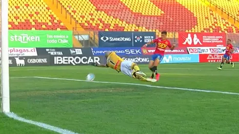 Cano se lució con una doble tapada ante Unión Española