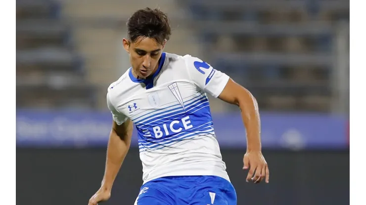 Carlos Salomón recibió doble amarilla frente a Palestino