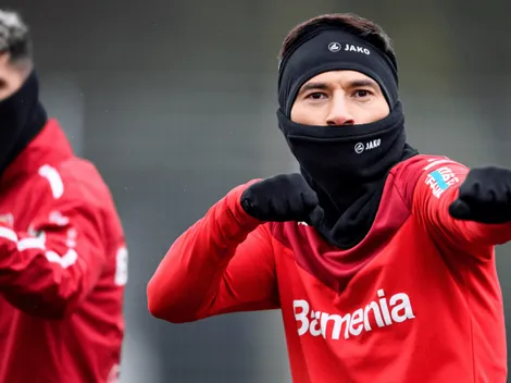 Charles Aránguiz coquetea con la cámara en Alemania