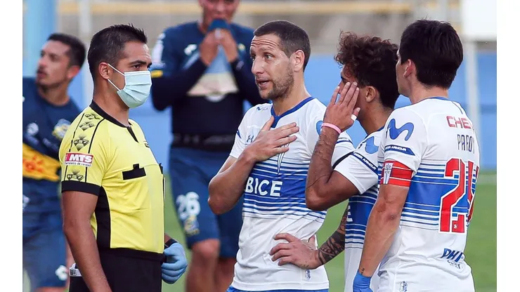 Universidad Católica manifestó su molestia con los arbitrajes en los últimos partidos del Campeonato Nacional