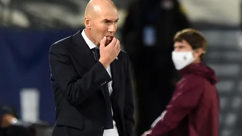 Zidane es afectado por los síntomas del coronavirus.