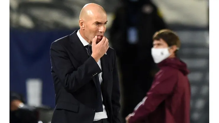 Zidane es afectado por los síntomas del coronavirus.