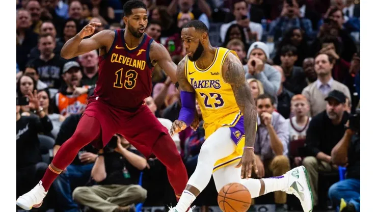 Los Angeles Lakers y Cleveland Cavaliers protagonizan un partidazo por la fase regular de la NBA.