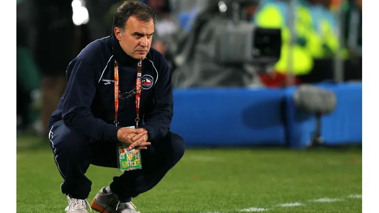 Marcelo Bielsa en la banca de la selección chilena