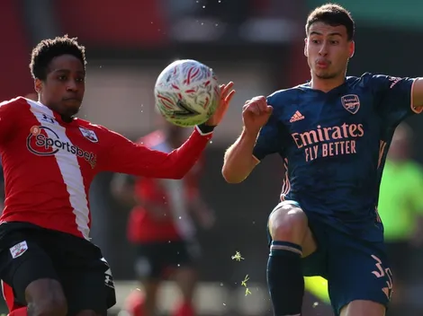 Arsenal hace un autogol y queda fuera de la FA Cup