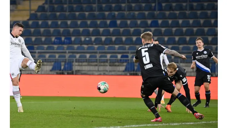 Luka Jovic marcó su tercer gol desde su regreso a la Bundesliga.