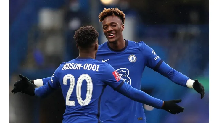 Abraham anotó un hat-trick