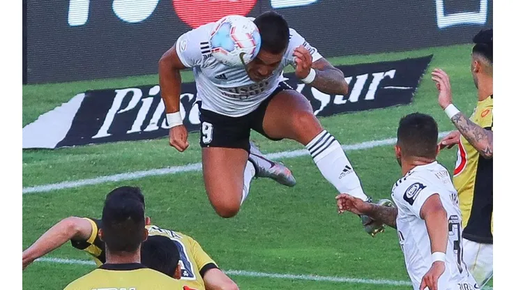 El milagroso cabezazo de Javier Parraguez para darle el triunfo a Colo Colo sobre Coquimbo Unido tras revisión del VAR.