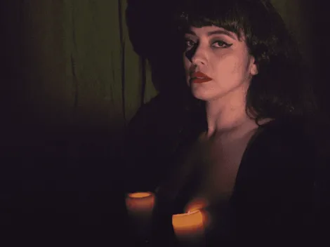 Mon Laferte sufre en desgarradora y apasionada nueva canción