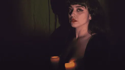 Mon Laferte está ad portas de lanzar un nuevo disco, el sucesor de su exitoso y alabado "Norma".