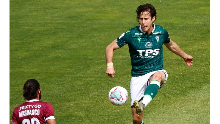 Francisco Alarcón jugó en Unión Española, San Martín de San Juan (Argentina), Universidad de Concepción, Antofagasta, Palestino, Everton, Rangers y Santiago Wanderers