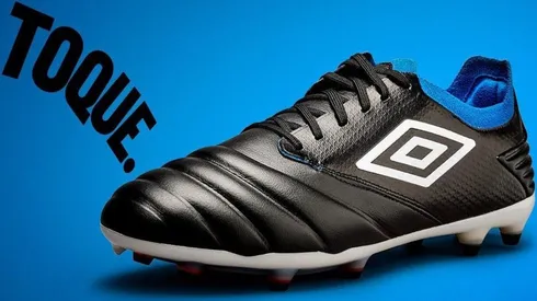 Esta nueva versión de calzado de juego destaca por su tecnología, su elegante y a la vez revolucionario diseño.