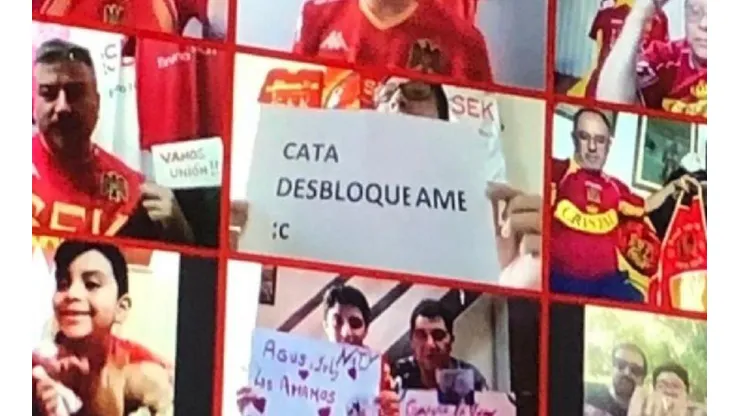 El cartel con el que el hincha de Unión Española se hizo famoso en redes sociales, por su petición en TNT Sports.