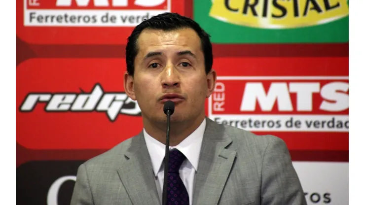 Enrique Osses fue jefe de la Comisión de Árbitros de la ANFP antes de asumir como director de instrucción en el fútbol mexicano