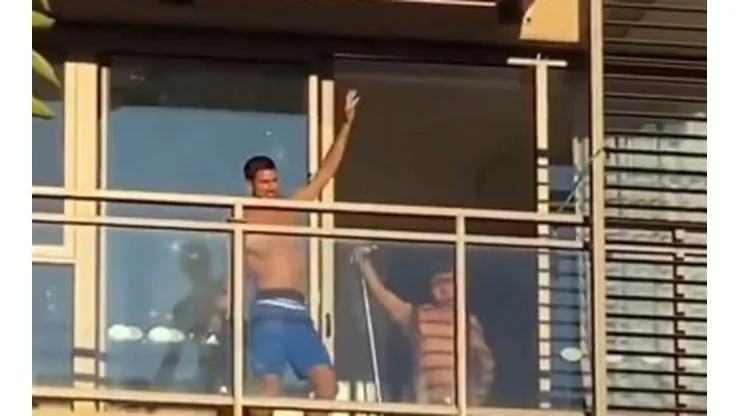 Djokovic bailando en el balcón de su habitación