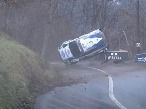 Mundial de Rally: se va contra el cerro, vuelca y cae a un barranco