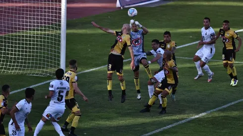 Piratas y albos juegan un partido crucial