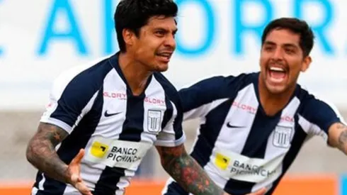 El delantero aún no define su futuro en Perú.