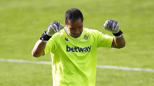 Claudio Bravo no ha podido afirmarse en el Betis debido a las lesiones