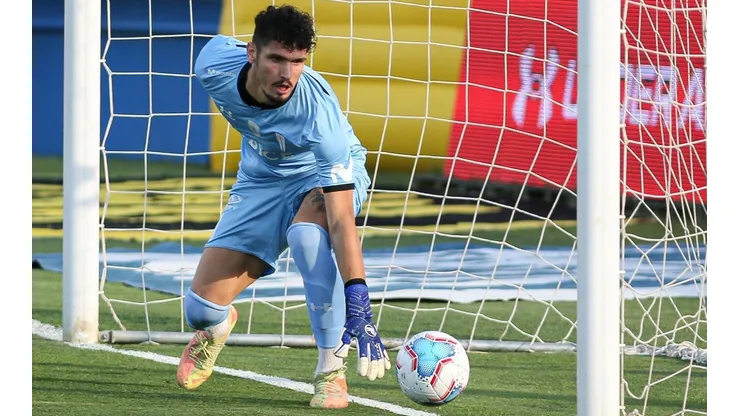 U. Católica vs Everton: Matías Leiva batió a Dituro en los 6'.
