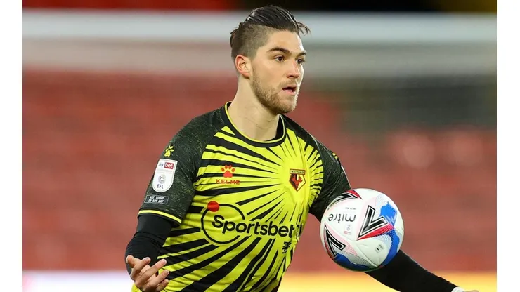 Francisco Sierralta gana titularidad en Watford y se siente orgulloso de representar a Chile
