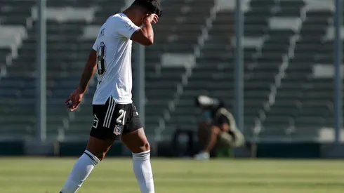 Felipe Campos abandona la cancha ante Universidad de Chile