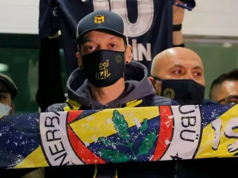 Ozil llega al Fenerbahce tras 318 días cortado del Arsenal