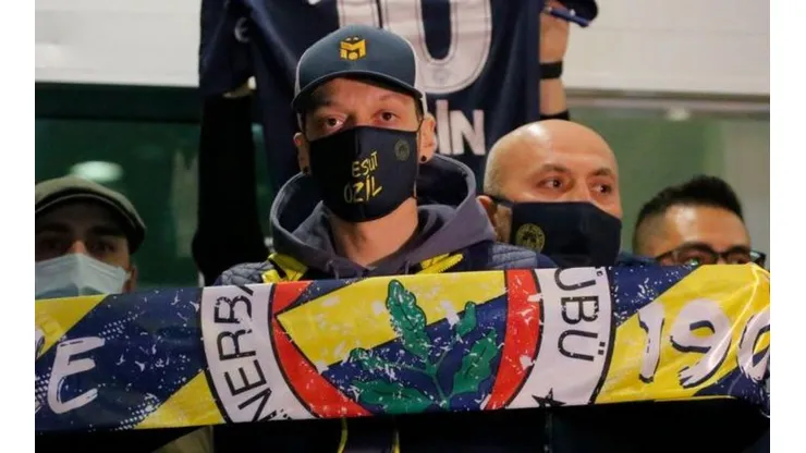 Ozil cumplirá su anhelo de niño de jugar en el Fenerbahce.