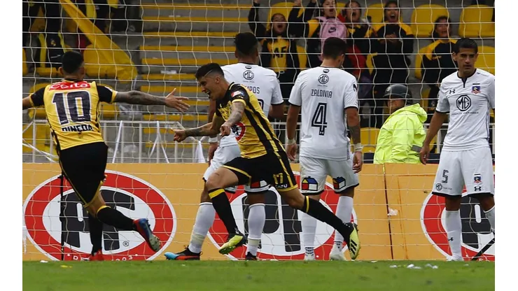 Rubén Farfán celebra ante Colo Colo