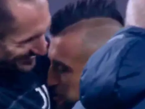 Vidal, Caniggia, Casillas y los besos más controvertidos en el fútbol