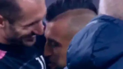 El beso de Vidal a la insignia de la Juventus que desató la polémica