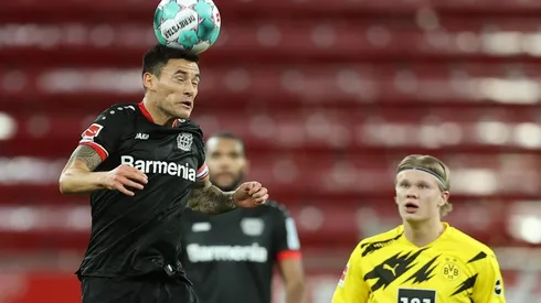 El capitán Charles Aránguiz en el triunfo del Leverkusen contra Borussia Dortmund.
