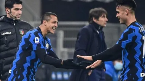 Alexis ingresó por el delantero argentino en los minutos finales del partido.