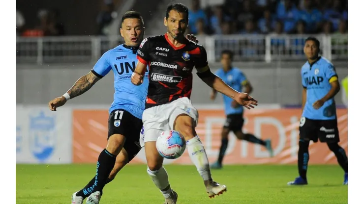 Deportes Antofagasta recibe a Deportes Iquique por la fecha 31 del Campeonato Nacional.