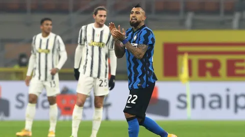 Arturo Vidal fue figura del Derbi de Italia.