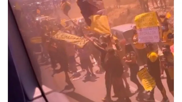 Cientos de hinchas le dieron lindo recibimiento a Coquimbo Unido