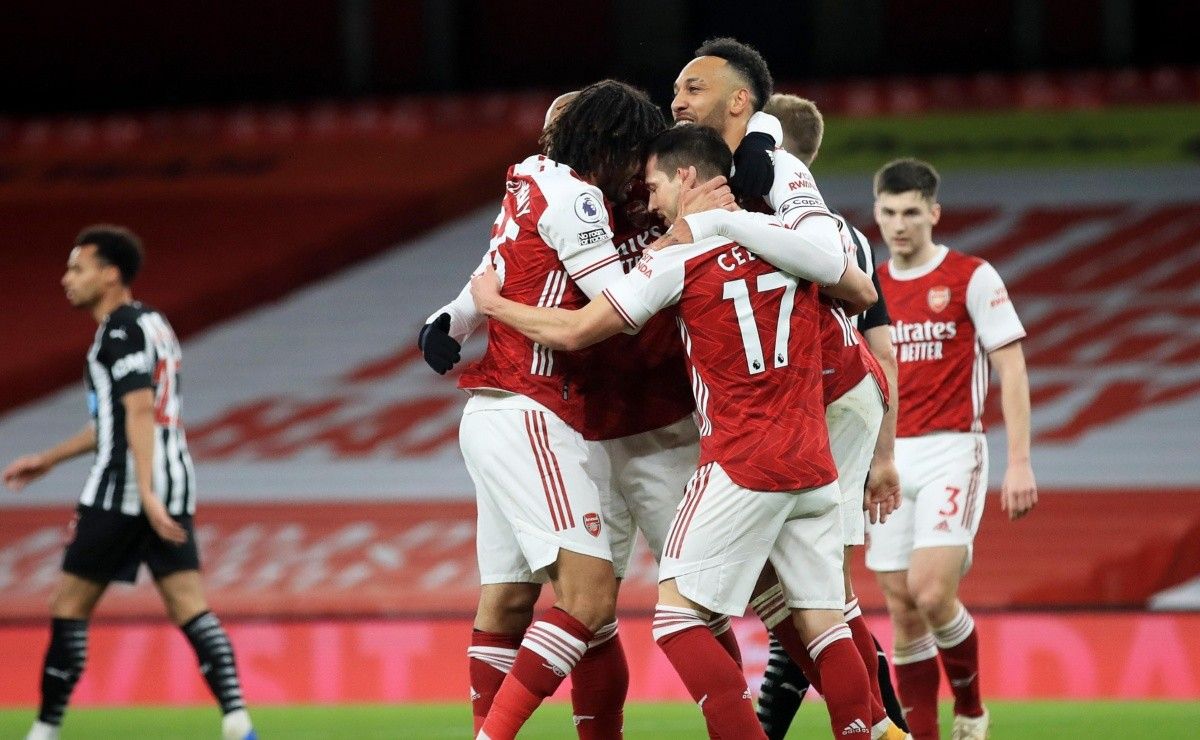 Arsenal golea al Newcastle con doblete de Aubameyang y se acerca a los ...
