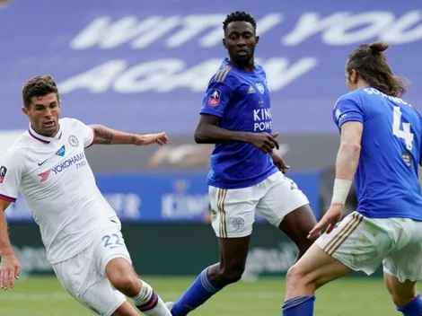 Leicester va por la cima de la Premier frente al Chelsea